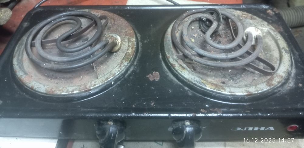 Продам єлектроплитки б.в. все працює.