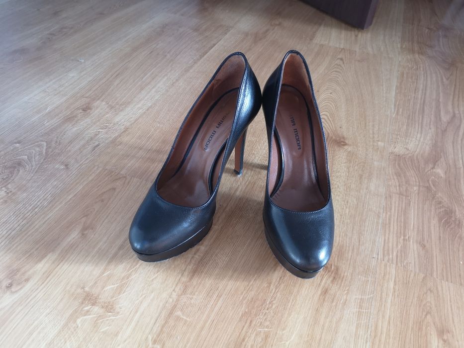 Czarne szpilki. Rozmiar 37