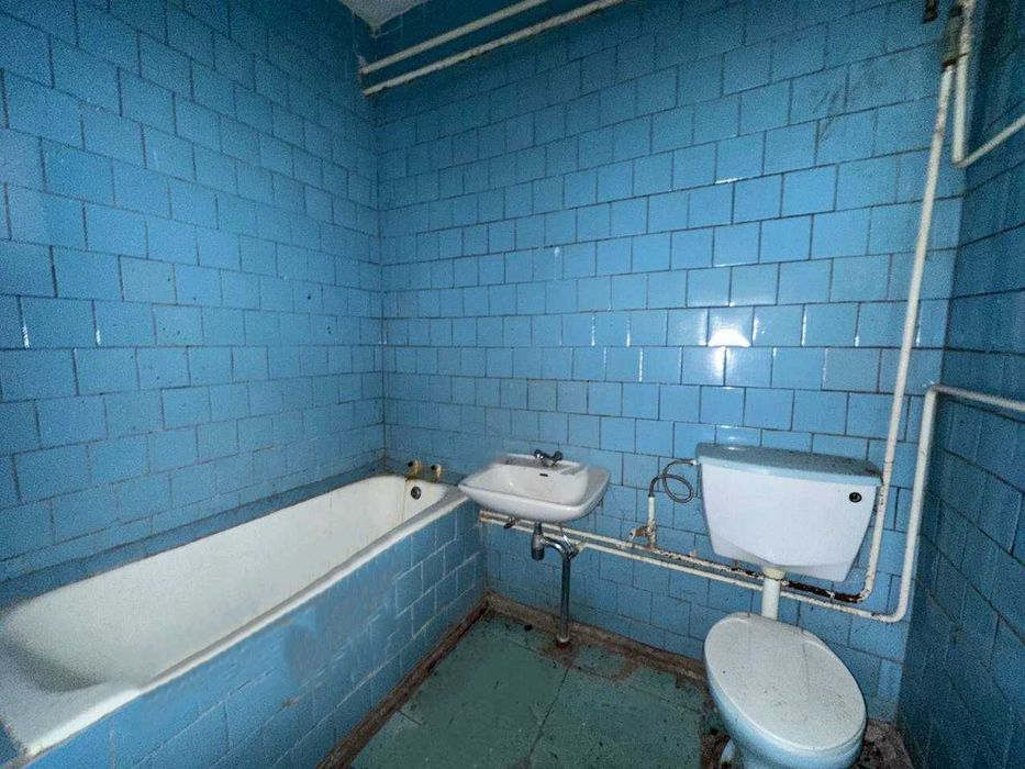 Продаж приміщення 192м². Під ремонт. Поряд озеро. Біля траси. ID:205