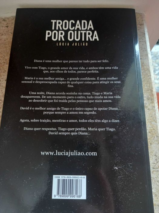 Livro "Trocada por outra"