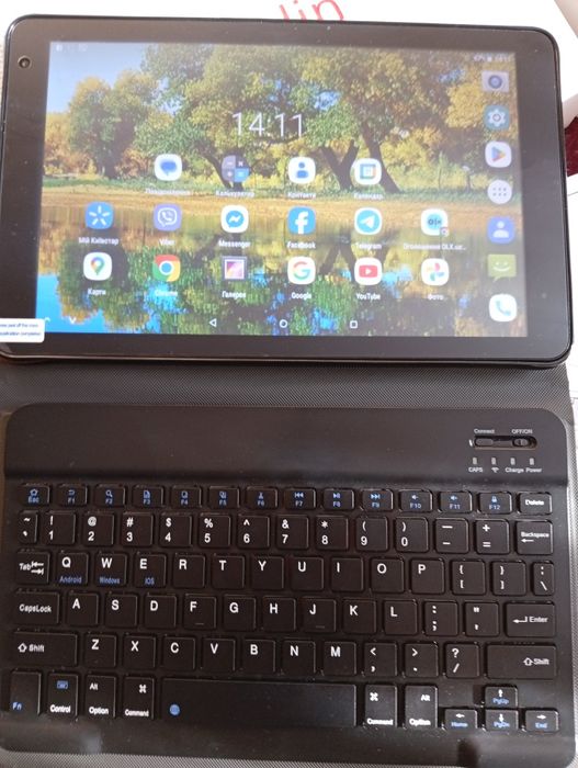 Продам планшет- нетбук.