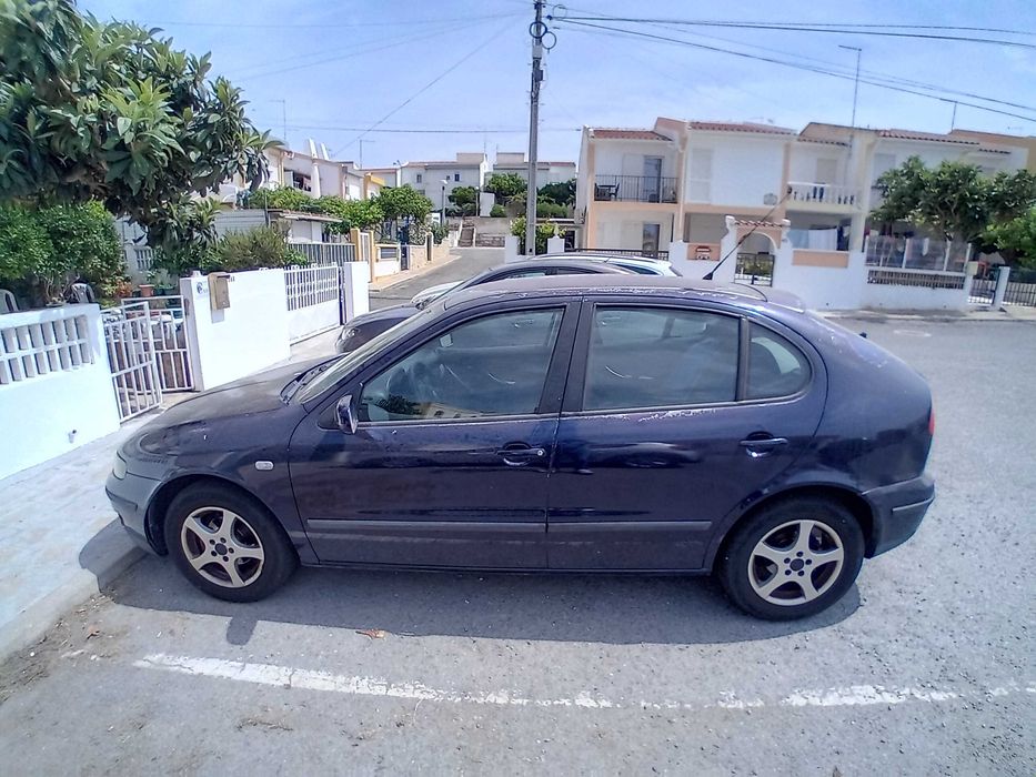 Vendo seat leon ,azul , 5 portas, inspecção até 2027