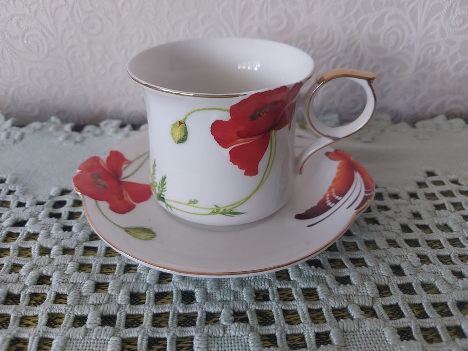 Чайная пара чашка блюдце с маками