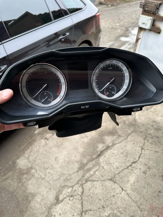 Приборная панель Шкода Супер б третий 2018 год