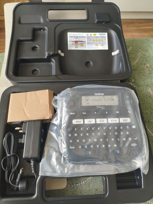 Принтер етикеток brother D210VP