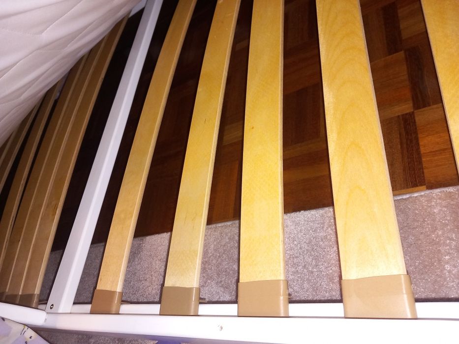 Cama casinha Montessori branca
