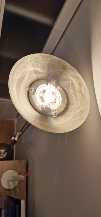 Vendo candeeiro de pé como novo