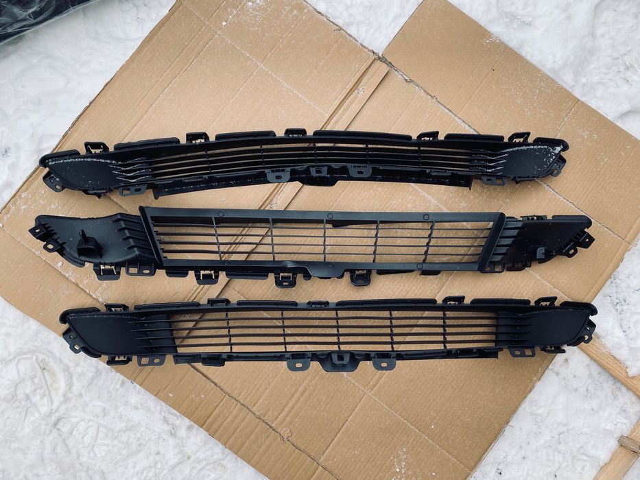 Кронштейн направляющая бампера переднего заднего Tesla Model Y