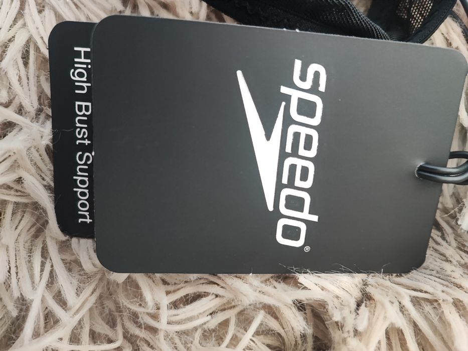 Купальник бренду speedo
