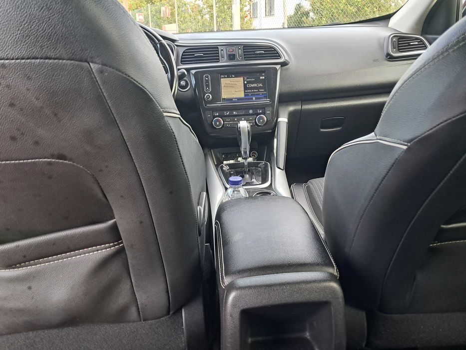 Renault kadjar automático, gasolina, câmara traseira, sensores de estacionamento, cruise control, avisador de mudança de faixa, luzes led, etc
