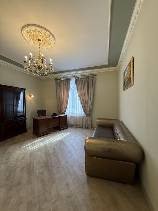 Аренда шикарного дома на Звиренецкой,Печерск,Посольства,бассейн,камин