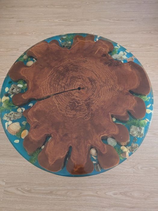 Mesinha de sala em resina epóxi peca unica