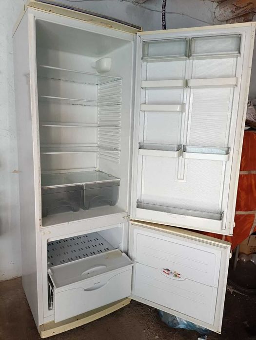 скляна поличка для холодильника Атлант