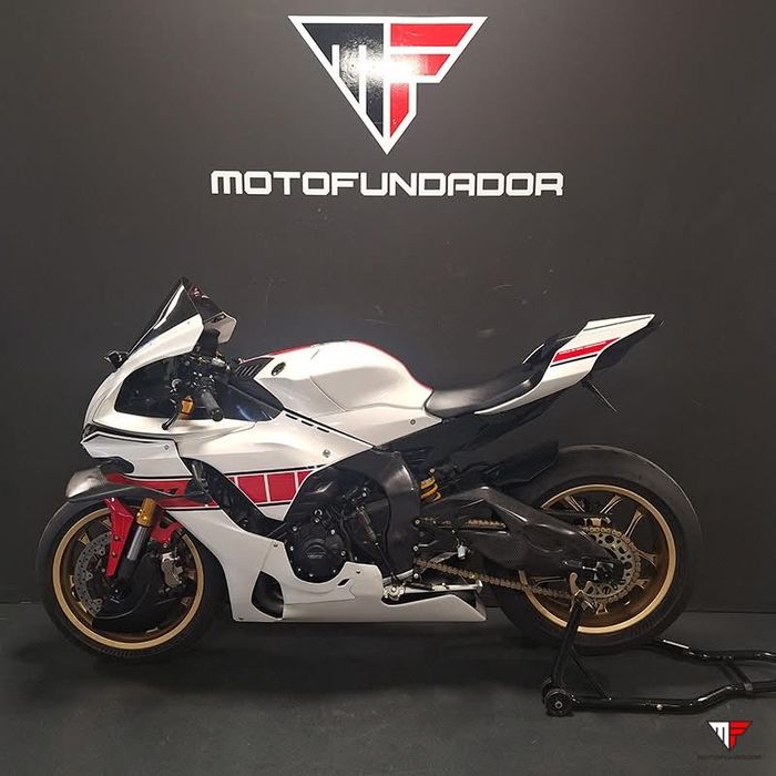 Vendo Yamaha R1 60th World GP Anniversary