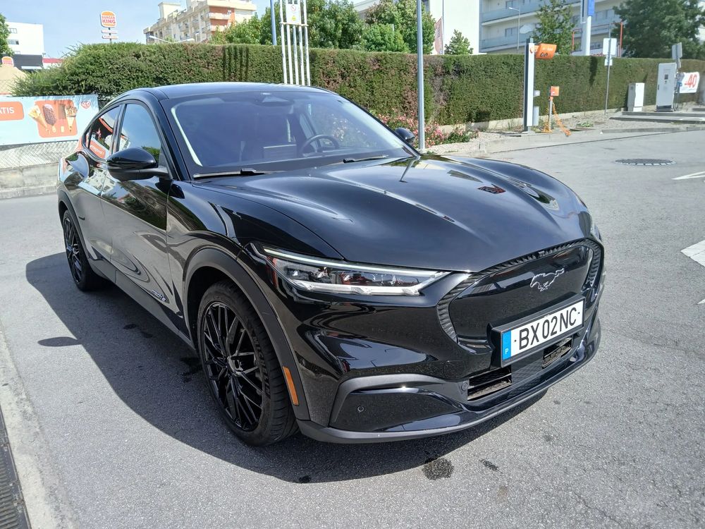 Ford Mustang Mach-E 75.7 kWh Premium AWD