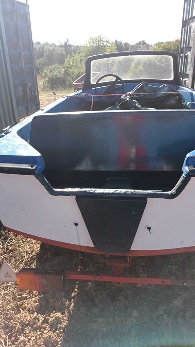 Barco com reboque à venda