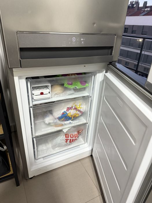 Frigorifico combinado Whirlpool.