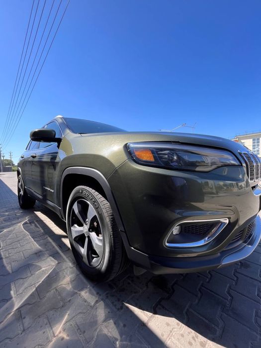 Продам Jeep Cherokee