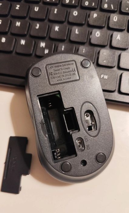 Teclado e rato sem fio - RII k200 - Layout Alemão - Novos