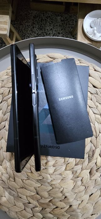 SAMSUNG Z FOLD 3 256GB, rigorosamente novo.