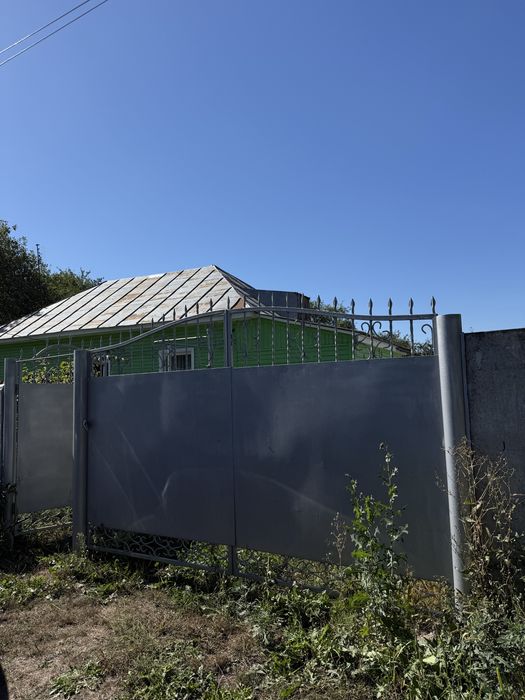 Продаж сучасного будинку в смт Березна – заїжджай і живи!