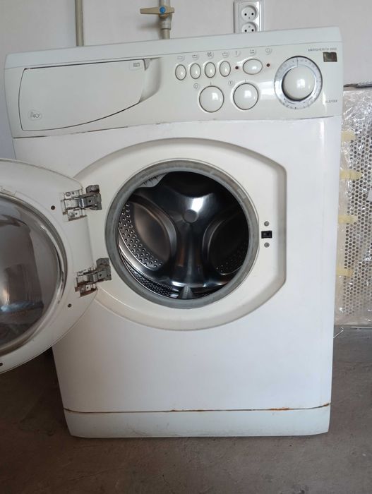 продам стиральную машину Аристон Маргарита 2000