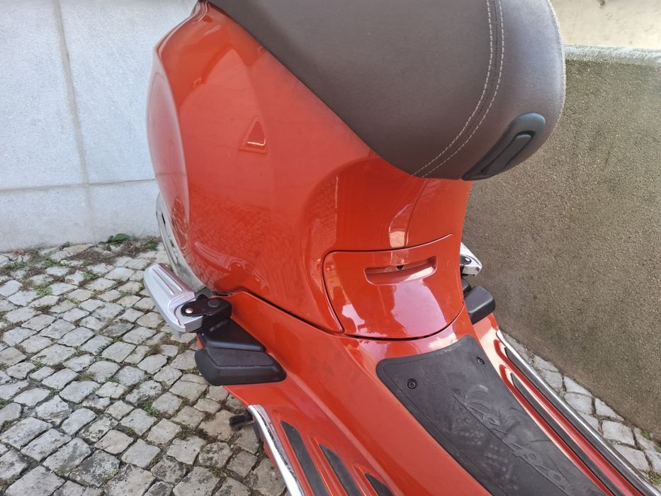 Apoio pés passageiro Vespa Primavera