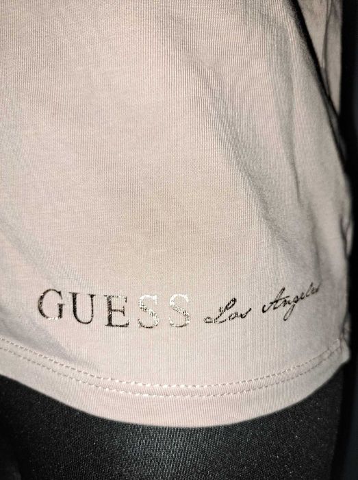 Bluzka tshirt Guess pudrowy róż star gwiazda Los Angeles