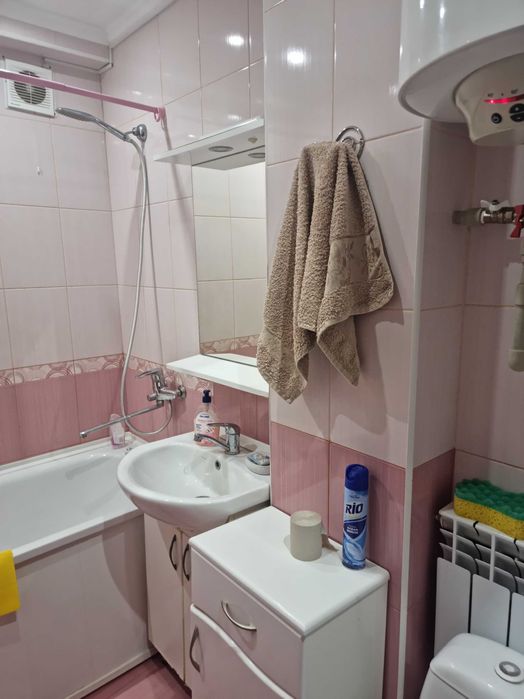 Сдаётся  однокомнатная квартира на Космосе (не для вечеринок) УЮТНАЯ..