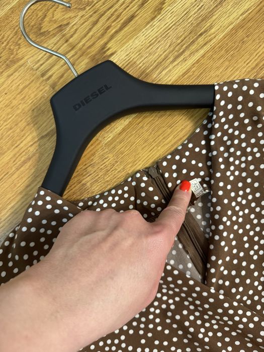 Нежное платье в горох