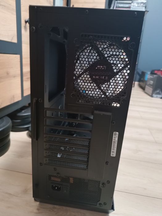 Zestaw: obudowa z modułem sterującym, i5 12f, zasilacz 1000W Gigabyte