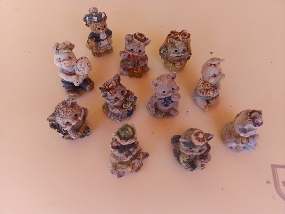 Conjunto de 11 porquinhos miniaturas