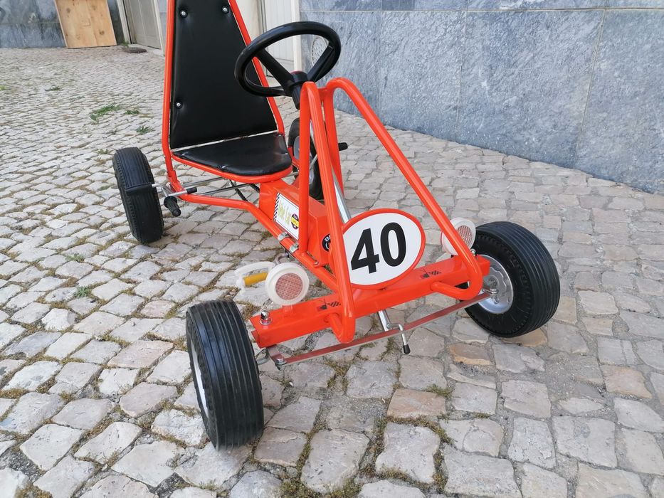 Carrinho kart a pedais Bebecar