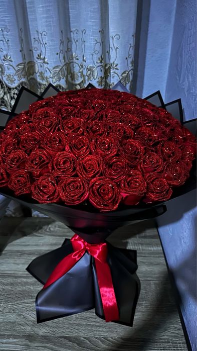 Букет 101 роза из атласных лент