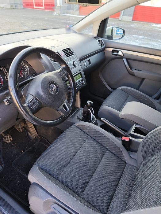 Volkswagen Touran 1.6 TDI 2012 rok Wersja 7 osób  Zamiana