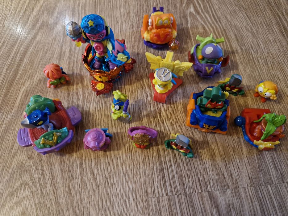 Zestaw zings figurki i pojazdy