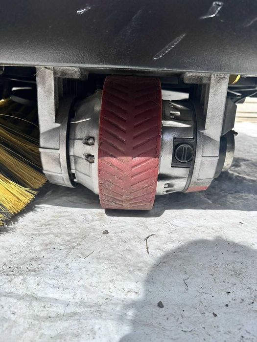 Karcher km 105/100 підмітальна прибиральна машина