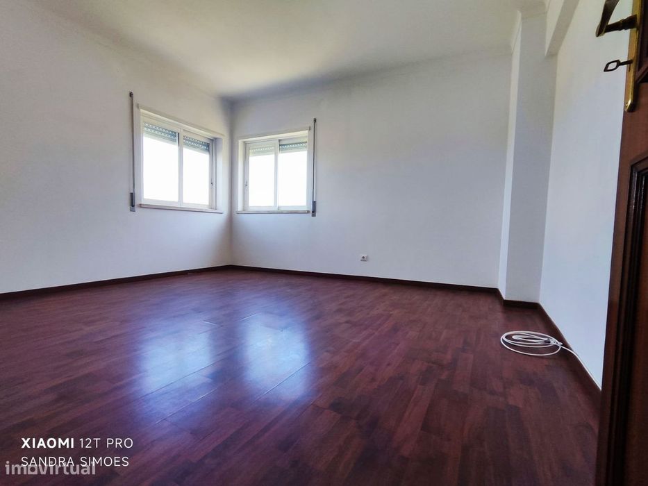 T2 em Corroios, pronto a habitar por 950€