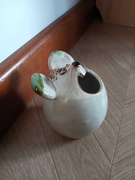 Myszka ozdoba ceramiczna z otworem np na ołówek wazonik