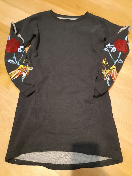 Dresowa tunika z efektownymi rękawami Reserved 134 cm