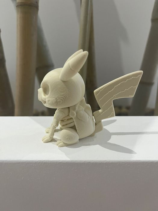 Figura Pokémon Pikachu Esqueleto