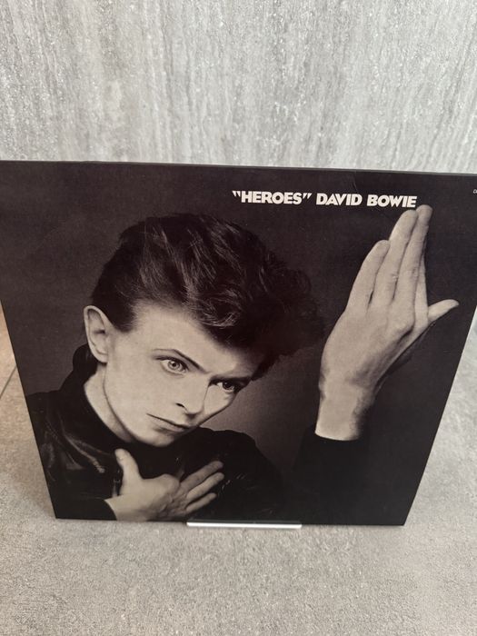 Підставка тримач для вінілових платівок