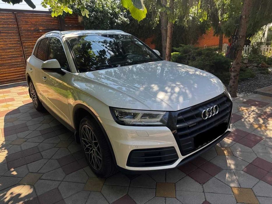 Audi Q5 2018 продам авто