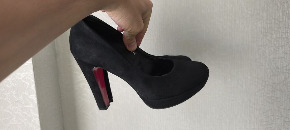 Туфли лодочки на шпильке 2 пары 38 и 39 размер