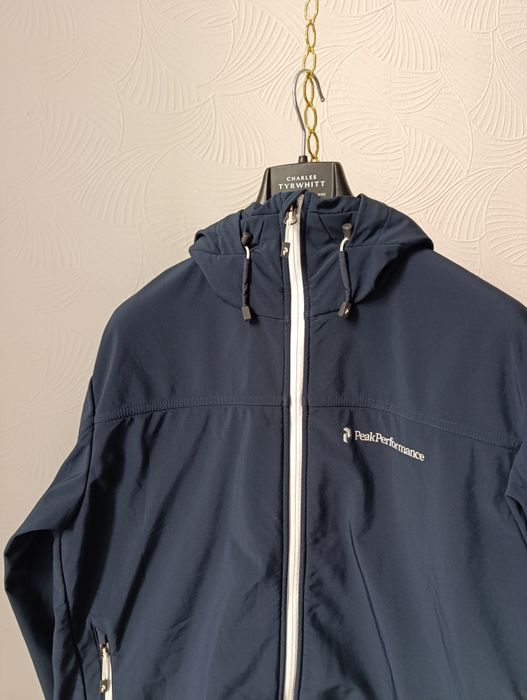 Мужская утепленная куртка на флисе и утяжках peak performance