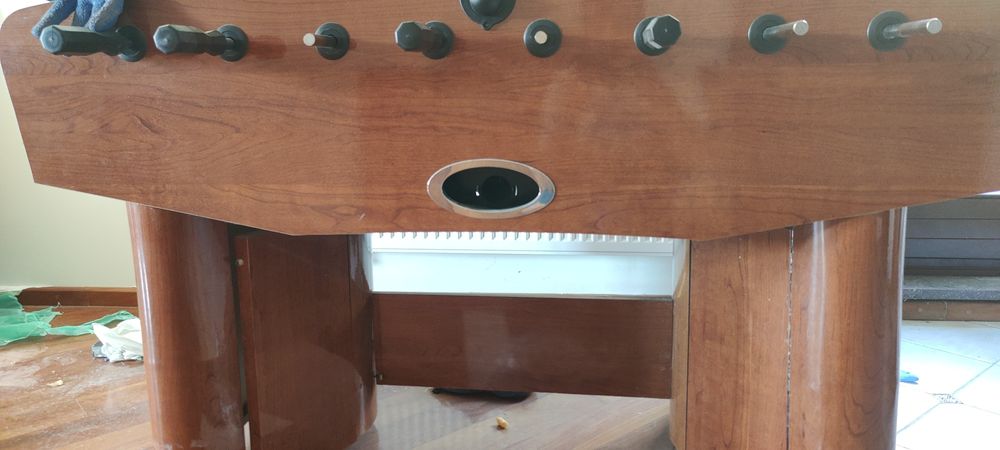 Drewniany stol do piłkarzyków piłkarzyki