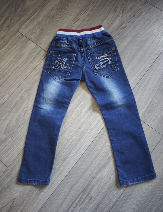 Jeansy na gumce w prasie 104/110