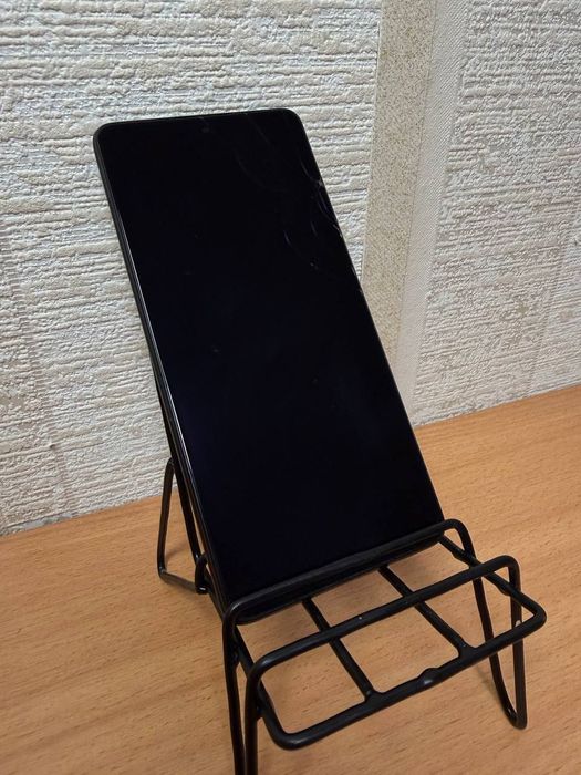 Xiaomi 11t. Справно работает.