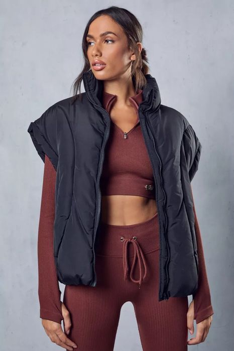 Жилет з опущеними плечами