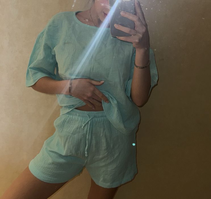 Берюзовий костюм